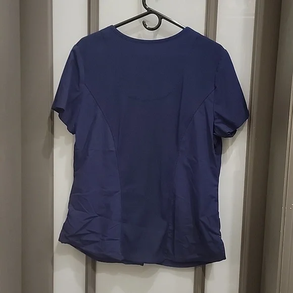 Motion Scrubs Set - Picture 3 of 7